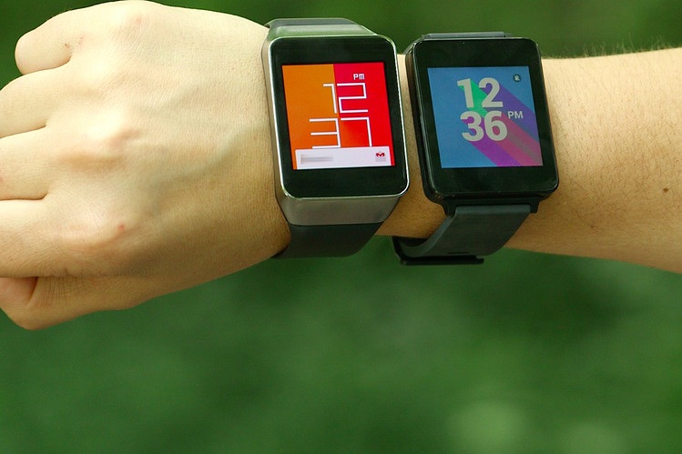 Graph for Android Wear's first smartwatches are like phones on your wrist